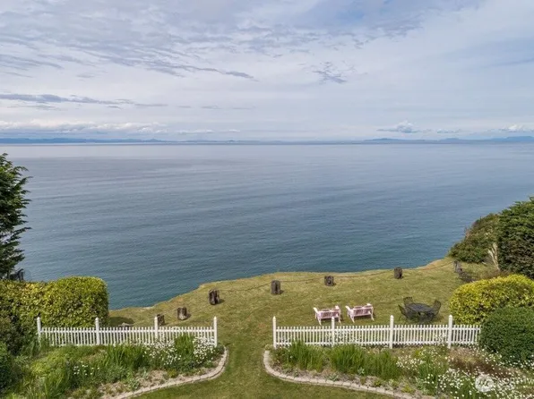 397 Monterra Drive, Port Angeles, WA 98362