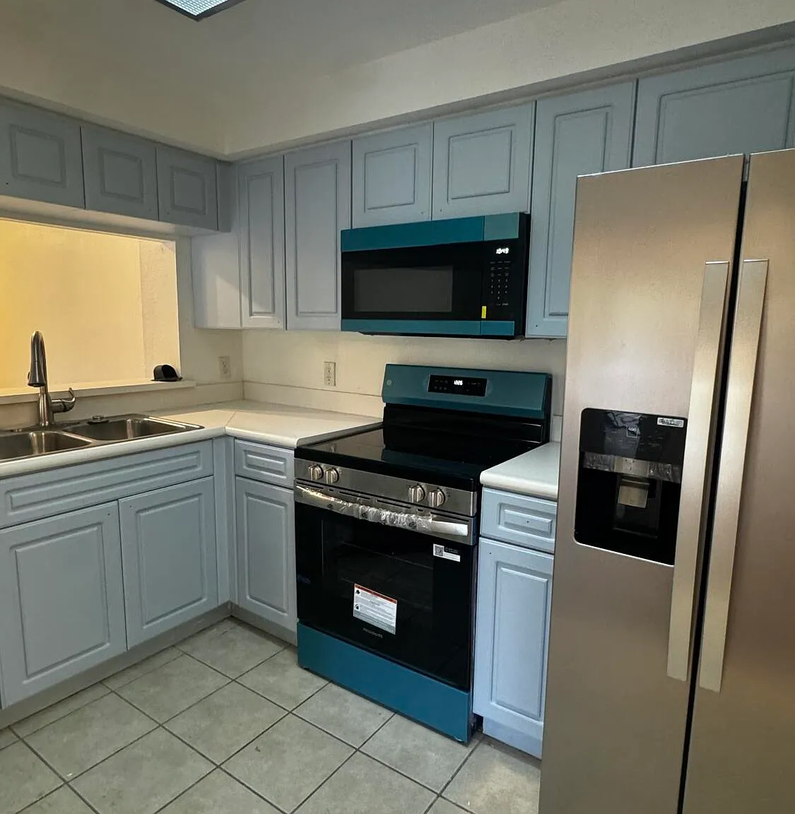 3 bed, 2.0 bath, 1316 sqft, $2,850 — Photo 2