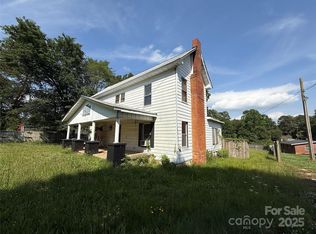 1445 33rd St SW, Hickory, NC 28602