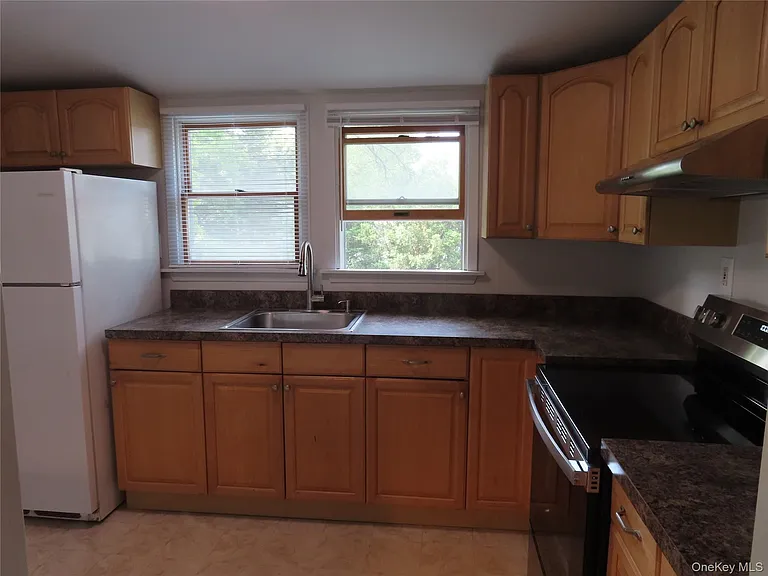 120 Cerny Pl — Photo 4