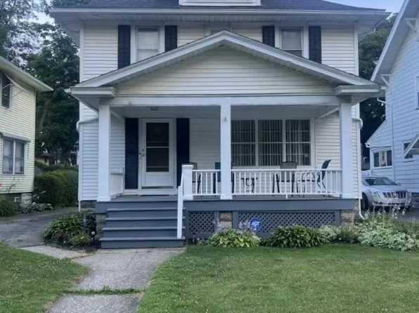 203 Roxborough Rd, Rochester, NY 14619