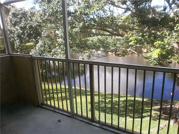 3rd image of 731 Cypress Ln #L8