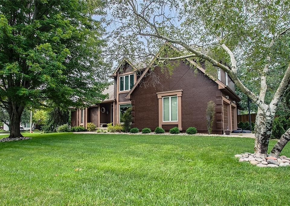 1st image of 2900 NW Westbrooke Cir