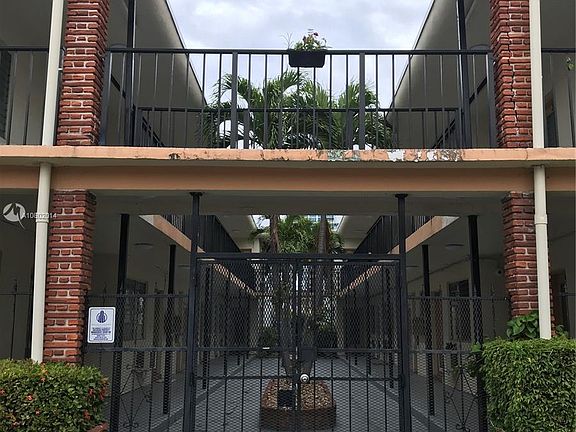 2nd image of 6885 Byron Ave APT 102