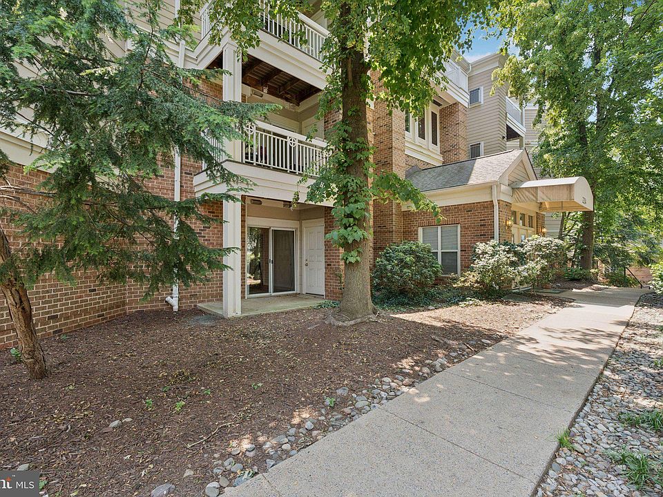 1st image of 2204 Westcourt Ln APT 122