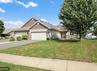 31649 McGuire Trl, Lindstrom, MN 55045