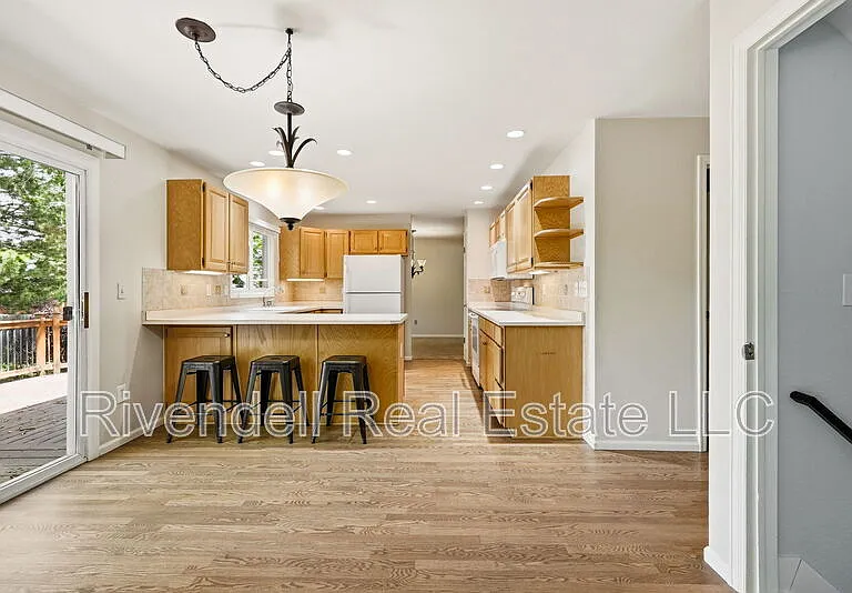 8007 S Datura St — Photo 6