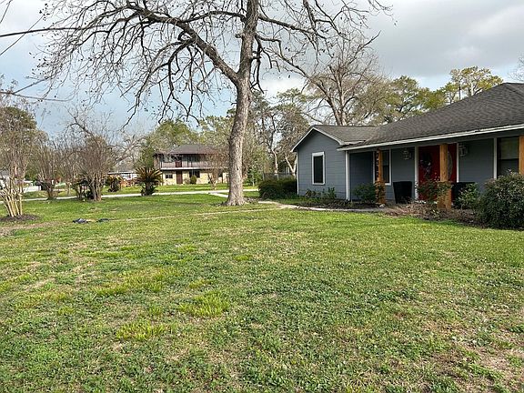 3rd image of 7902 Laura Koppe Rd