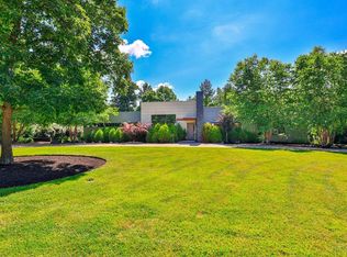 6400 Shadyglen Rd, Cincinnati, OH 45243