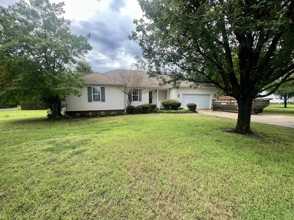 801 Sandra St, Dyersburg, TN 38024