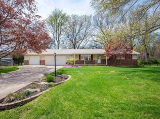 6417 N Fox Chapel Trl, Edwards, IL 61528