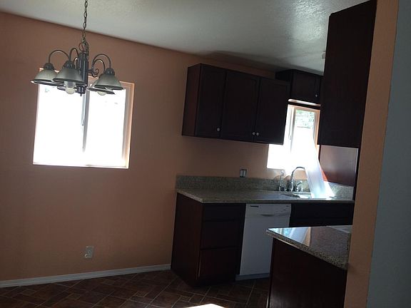 Small dinning area and kitchen