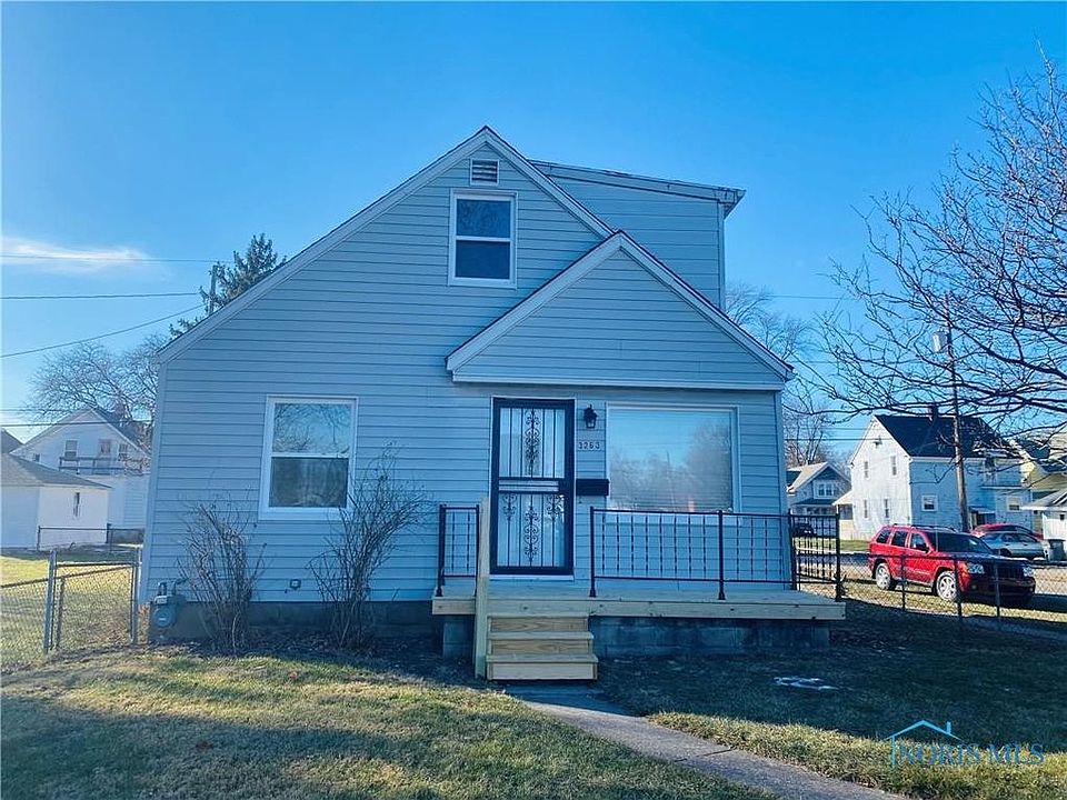 1st image of 3263 Blackstone Dr