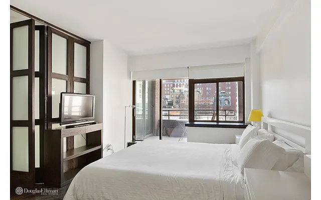 Rented by Douglas Elliman | media 20