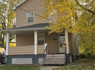 820 Whitcomb Rd, Cleveland, OH 44110