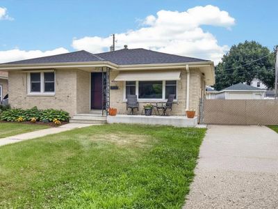 7837 Pershing BOULEVARD, Kenosha, WI, 53142