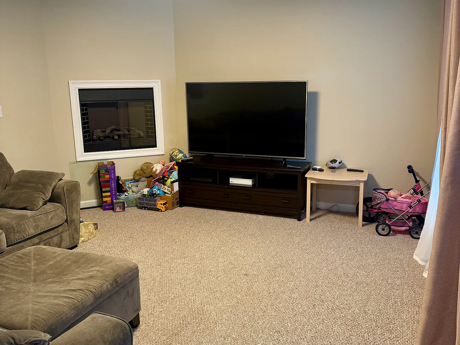 3 bed, 1.5 bath, 1926 sqft, $2,750 — Photo 3