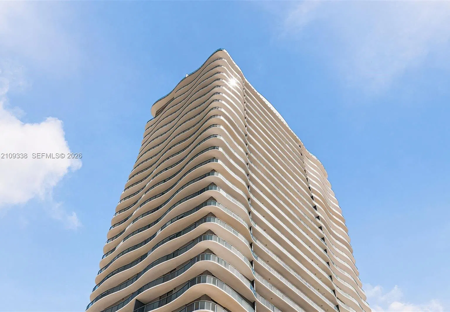 Casa Bella Condominium — Photo 2