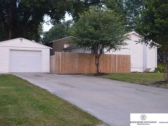 5th image of 3203 Cornhusker Dr