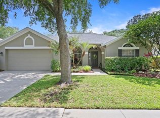 9472 Hunters Pond Dr, Tampa, FL 33647