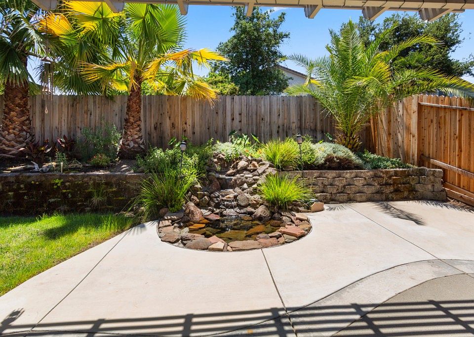 1st image of 8052 Robinson Dr