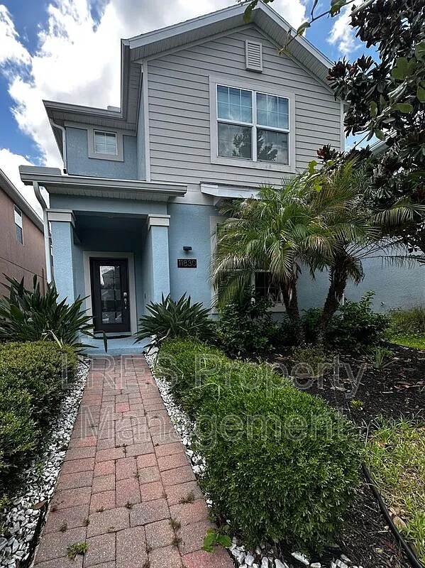 4 bed, 3.5 bath, 2600 sqft, $3,400 — Photo 1