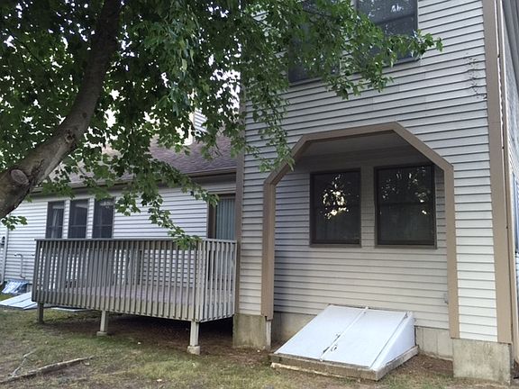 Nice deck fo relaxing, and ...