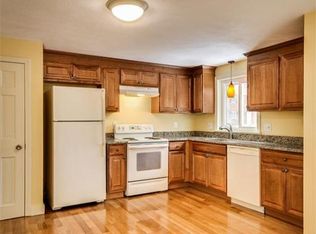 25 Oak St APT C, Methuen, MA 01844