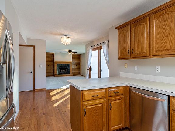 5th image of 5074 Raintree Dr