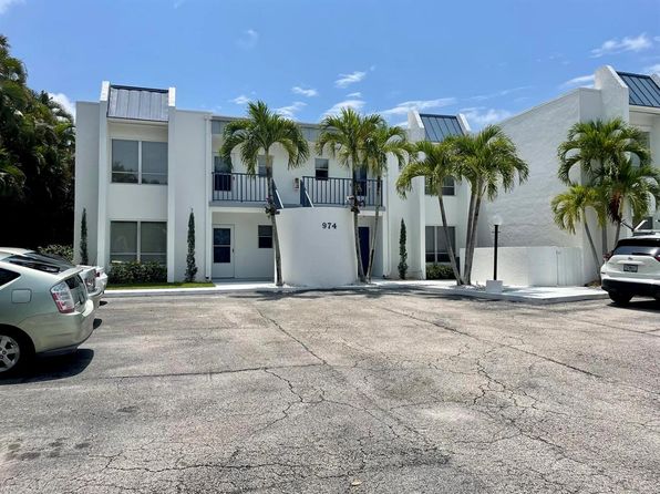974 NW Spruce Ridge Dr APT 4