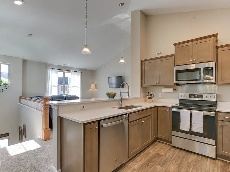 1104 Union Pacific Way — Photo 8