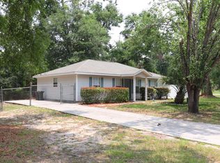 900 Pineview Cir SW, Live Oak, FL 32064