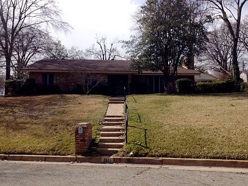 1st image of 3811 Cloverdale Dr