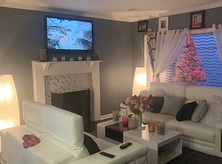 530 Lakeside Dr, Bridgeport, CT 06606