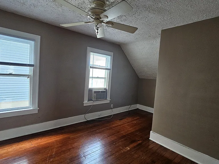 774 Garrison Ave — Photo 20