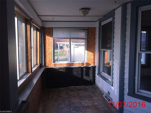 3rd image of 157 Erie St