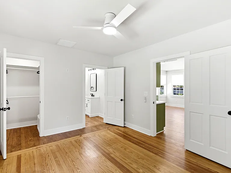 413 Meritta Ave — Photo 27