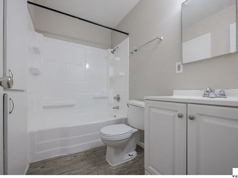 2139 W Devonshire Ave #4 — Photo 9