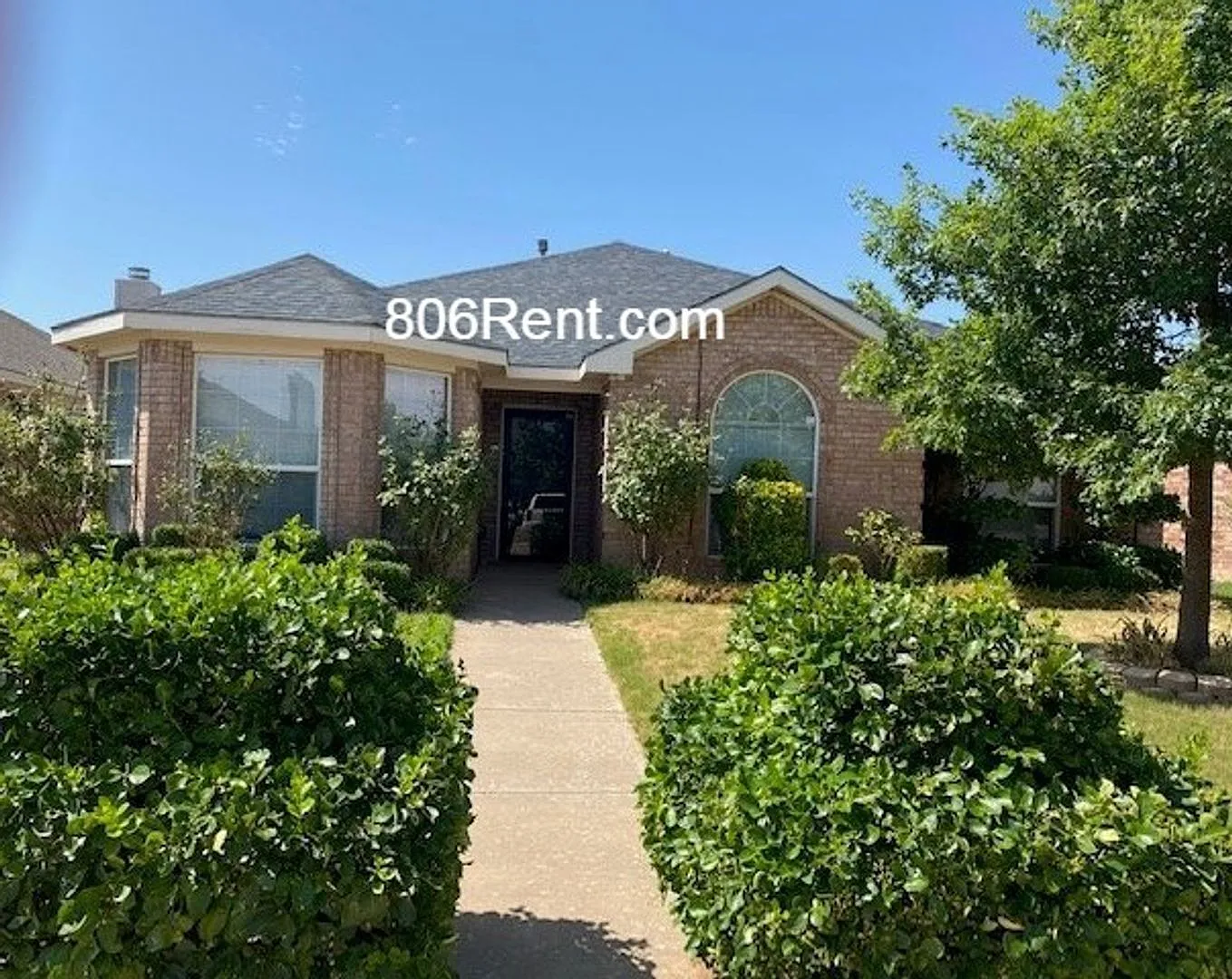 Charming home — Photo 1