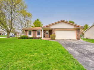 1209 Riverton Dr, Mukwonago, WI 53149