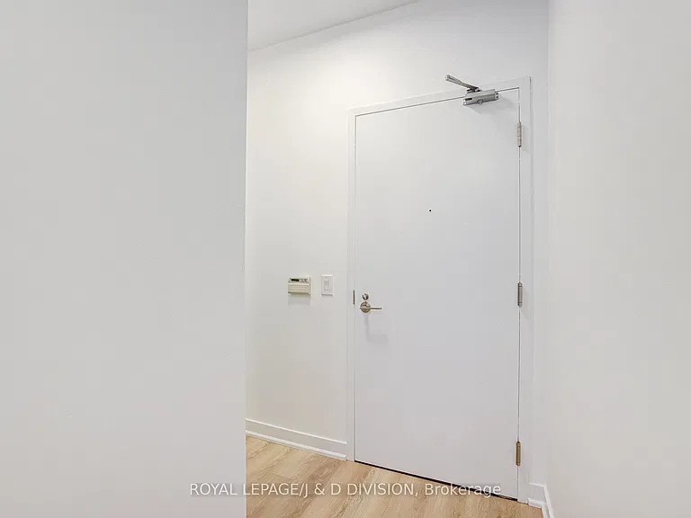 1030 King St W #435 — Photo 3