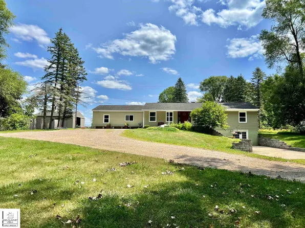 1528 Slater Rd, Lapeer, MI 48446
