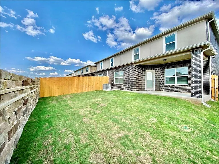 1837 Bonham Ln — Photo 25