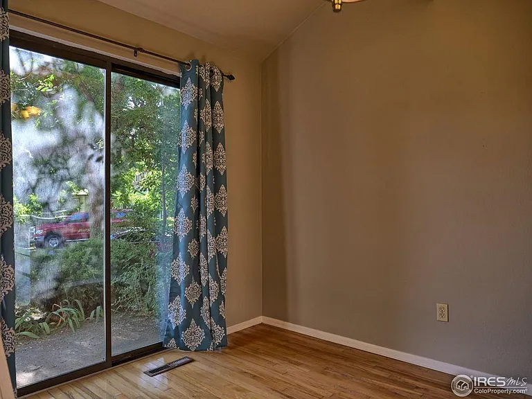 2426 S High St — Photo 11