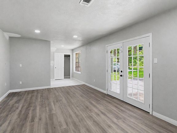 4th image of 1910 Riverwood Trl