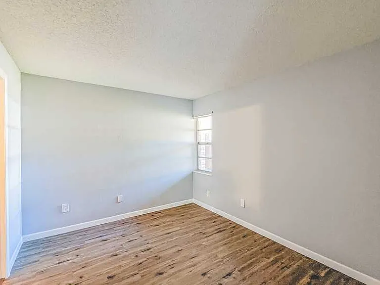 3202 Bloomingdale Villas Ct #3202 — Photo 14