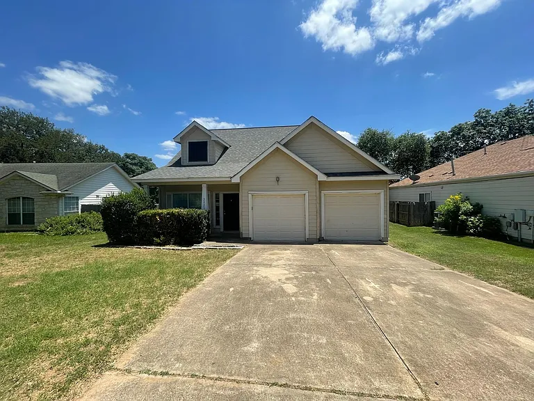 2023 Lisa Ln — Photo 1