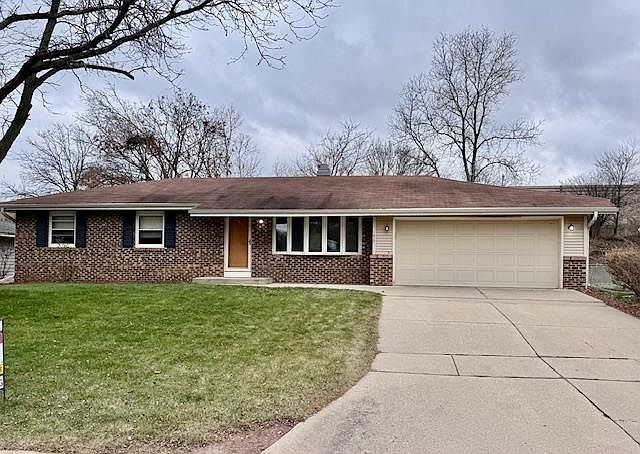 1st image of 1017 Somerset Dr