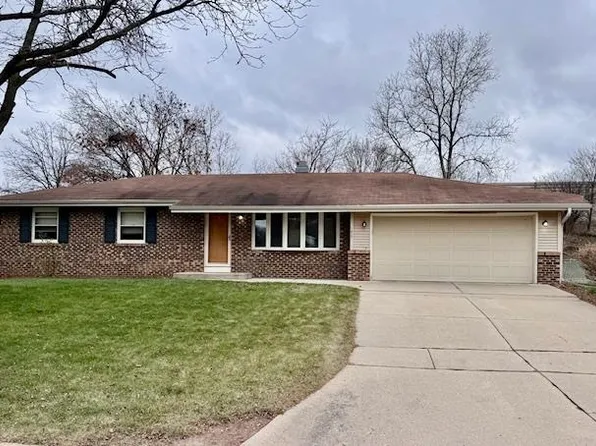 1017 Somerset Dr, Janesville, WI 53546