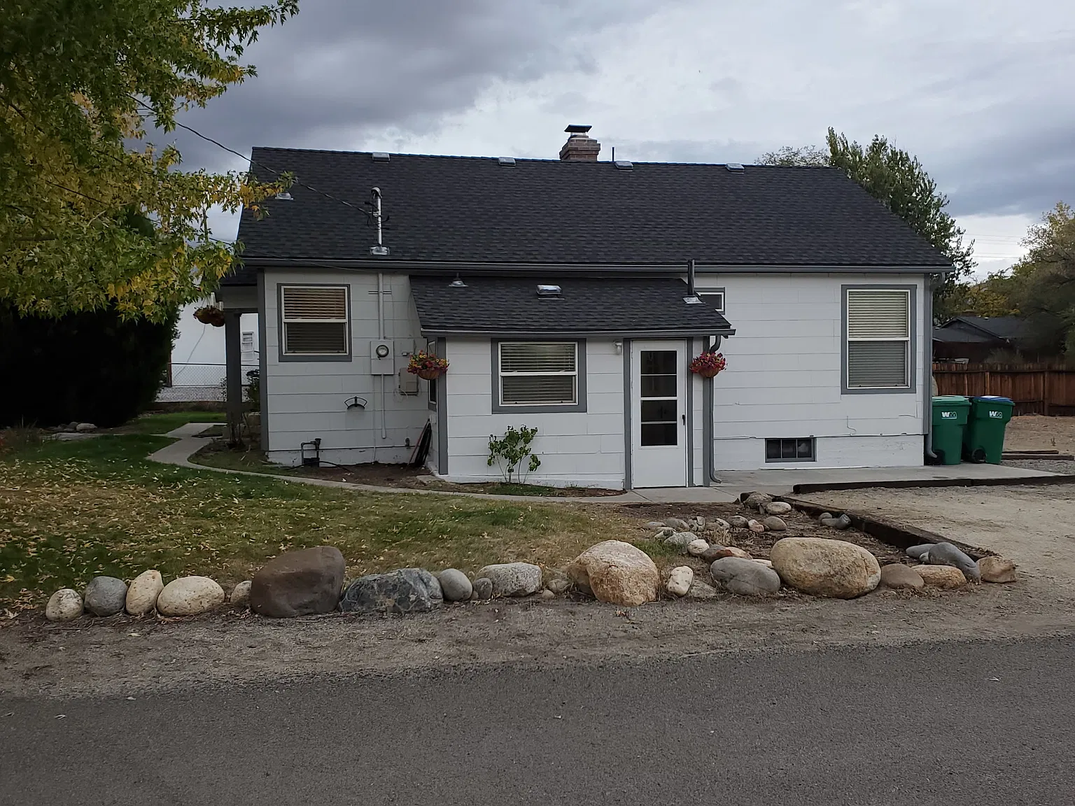 2 bed, 864 sqft, $2,350 — Photo 1